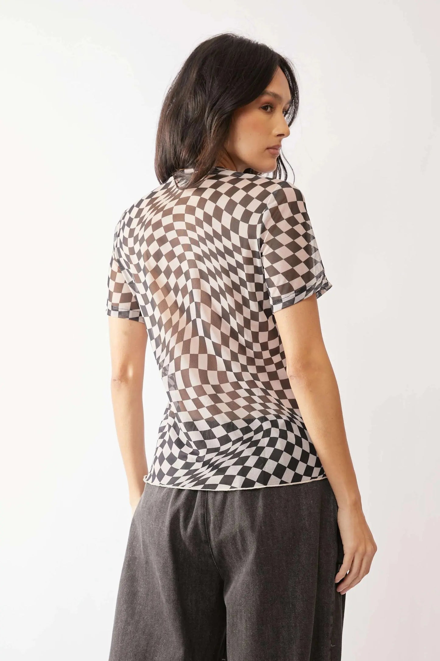 Davi & Dani Checker Board Printed Mesh Short Sleeve Top