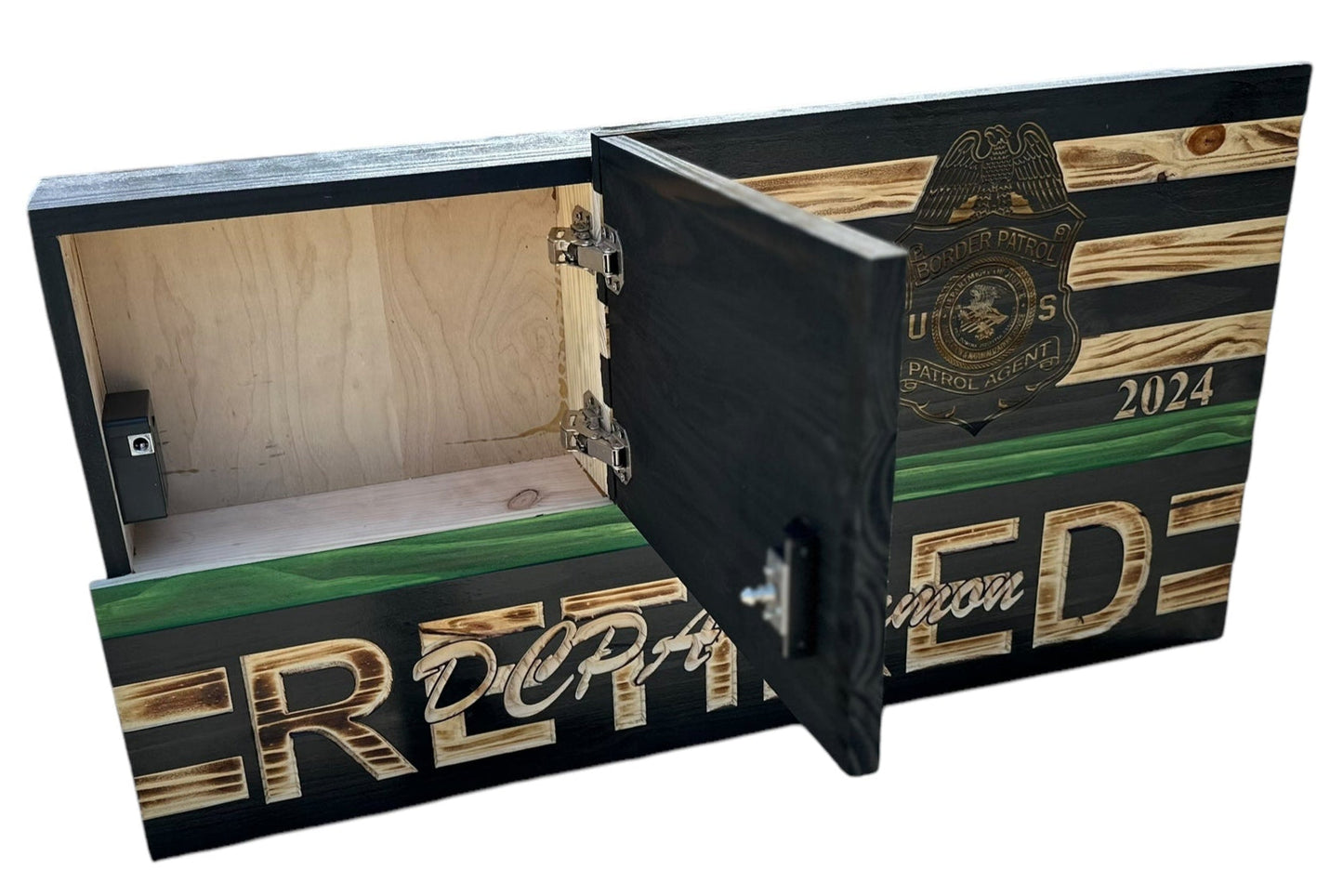 Custom Wooden Concealment American Flag with RFID Lock and Personalized Engraving