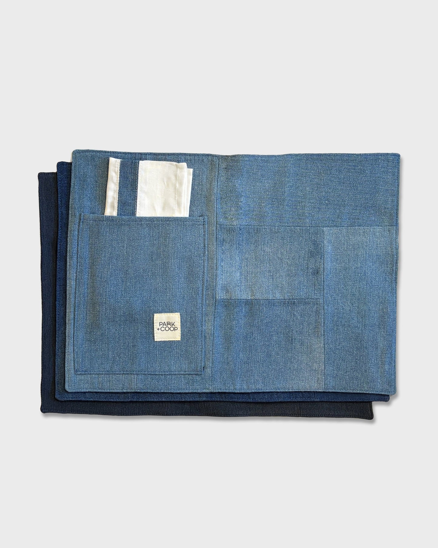 Set of 2 Two-Sided Placemats with Dinner Napkins