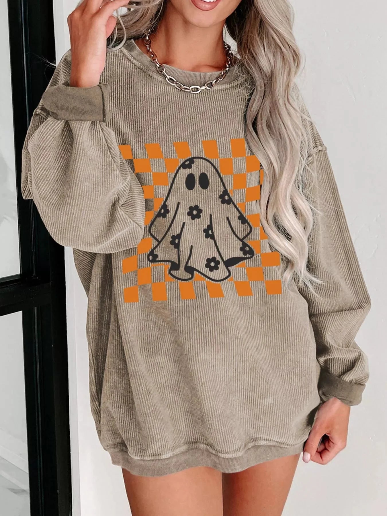 Ribbed Checkerboard Floral Ghost Halloween Graphic Sweatshirt