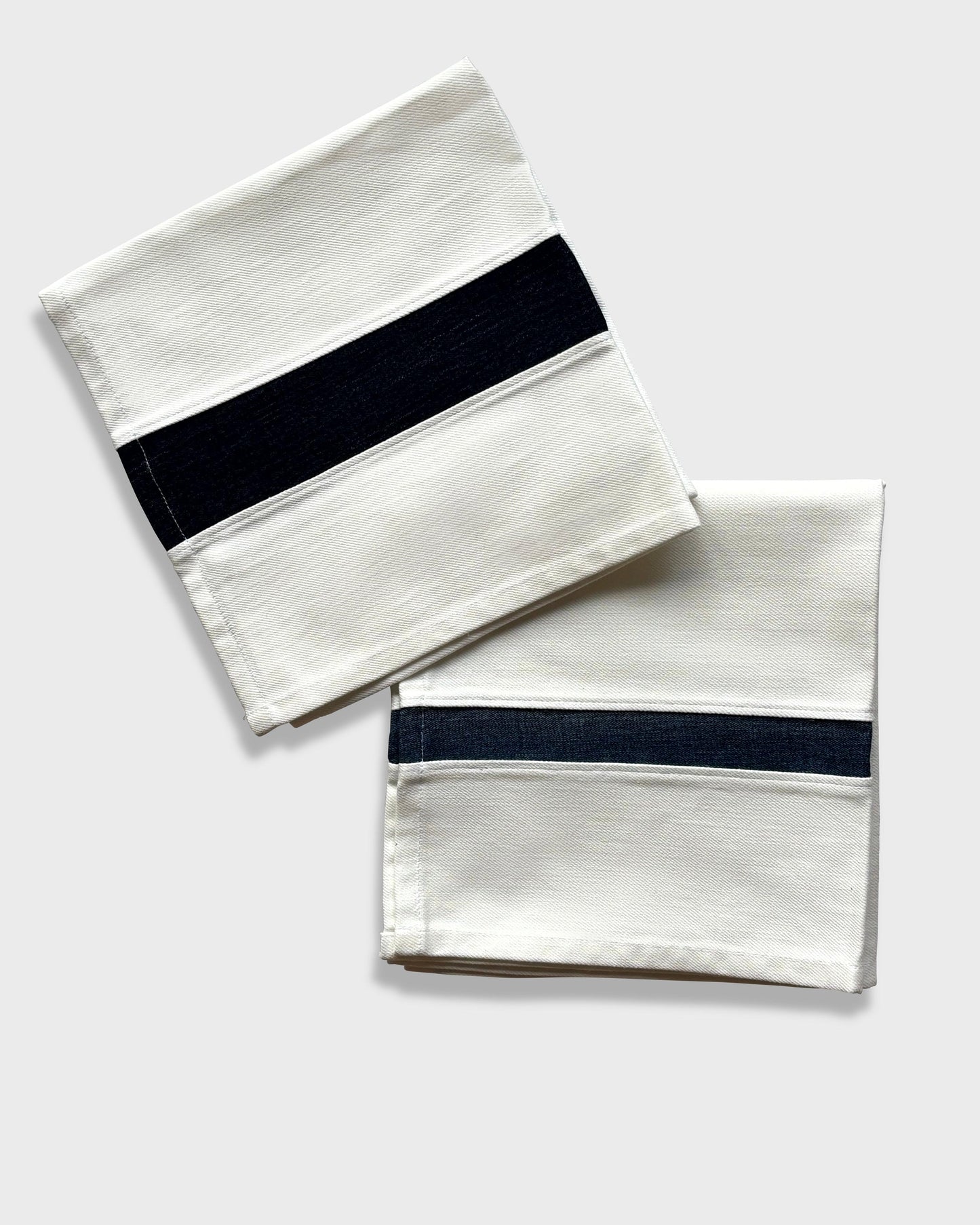 Set of 2 Two-Sided Placemats with Dinner Napkins